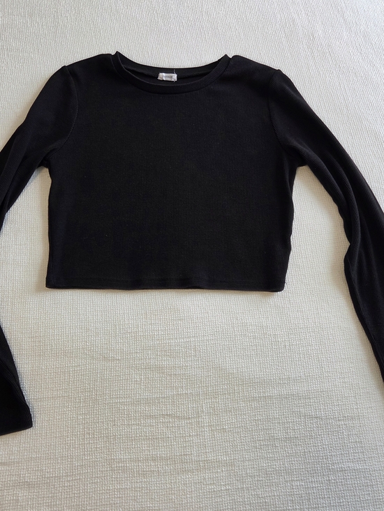 Garage Tops - Black Long Sleeve Ribbed Crop Top